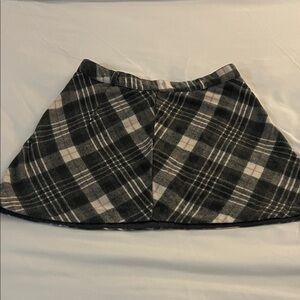 Forever 21 Plaid A-Line Skirt in Black and Gray